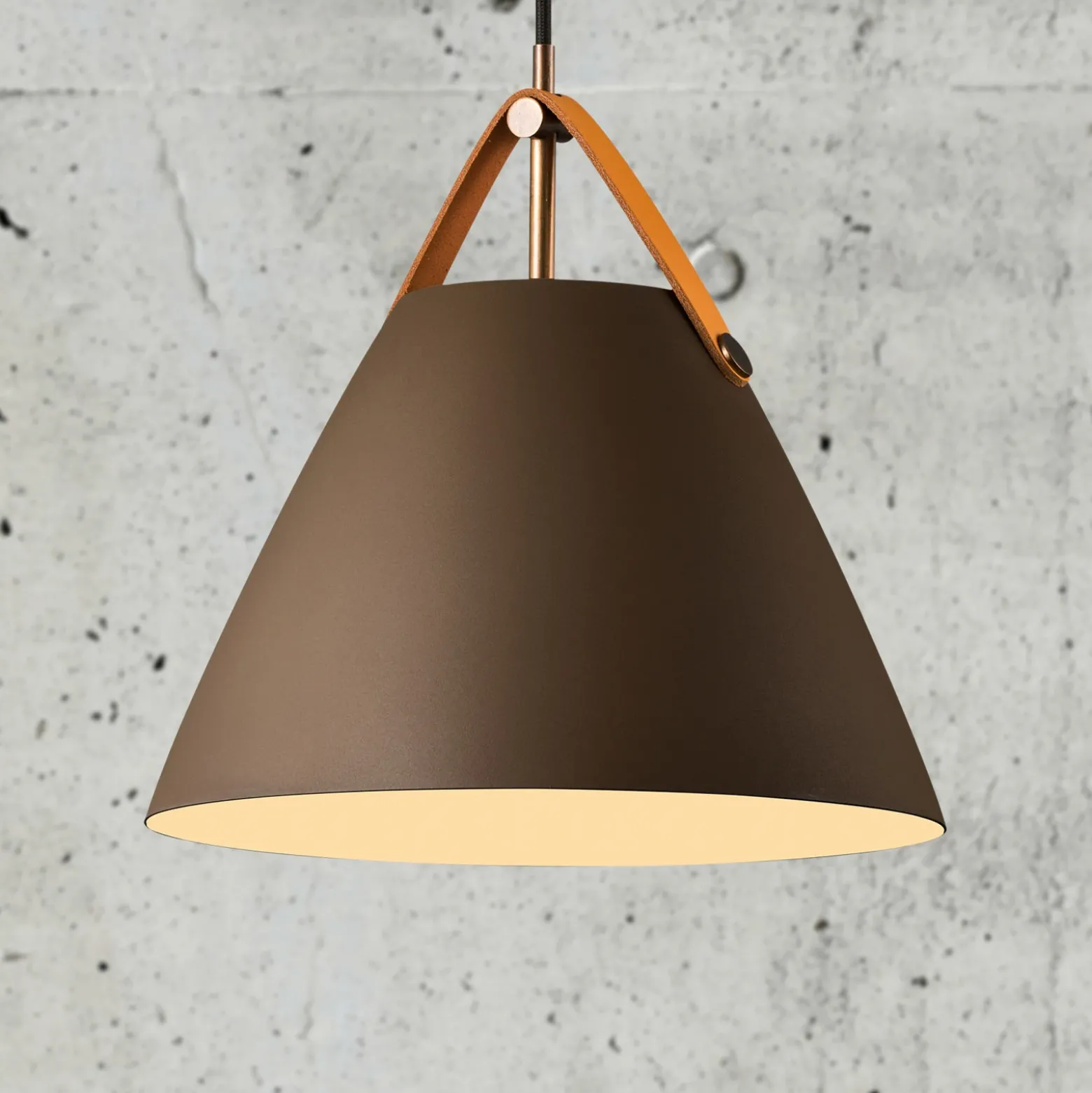 Lámpara colgante Strap con pantalla metálica beige, 27 cm