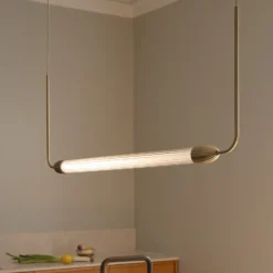 Lámpara colgante UMAGE LEMON SQUEEZE LINEAR, latón 138 cm GU10