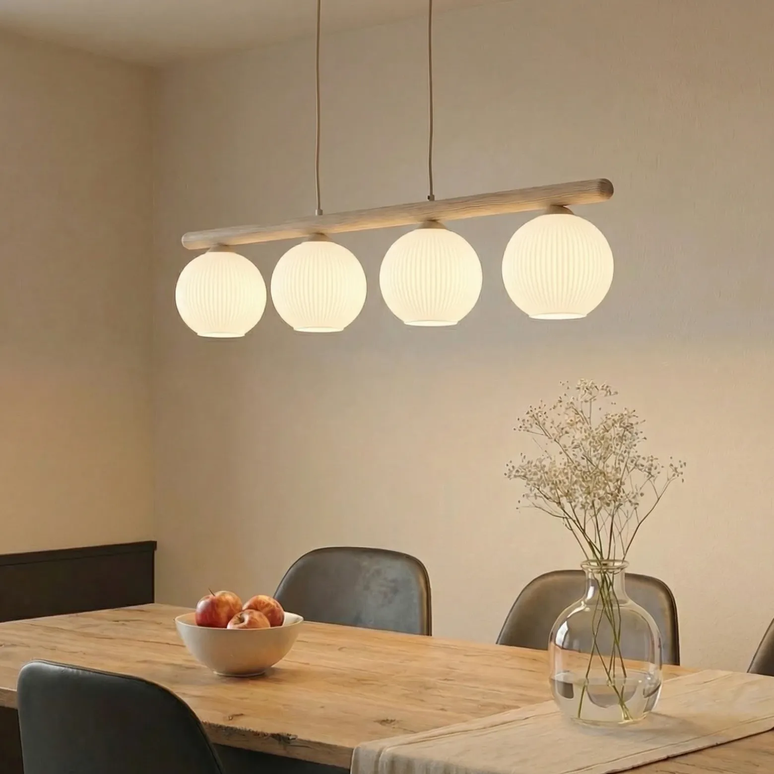 Lámpara colgante Virlo, 4 luces, madera, cristal opalino, longitud 95 cm