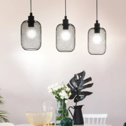 Lámpara colgante Wrington, longitud 74 cm, negra, 3 luces, acero