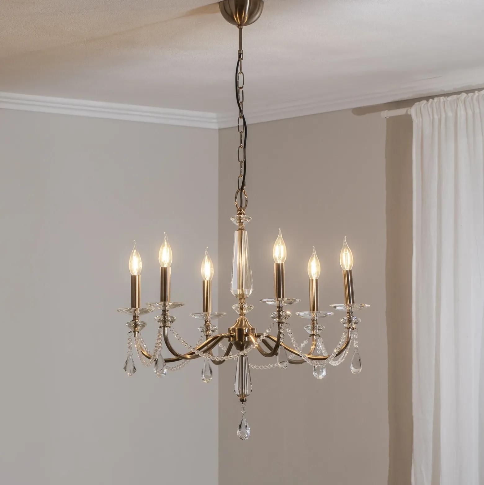Lámpara de araña Adone, 6 luces, latón, Ø 70 cm, cristal