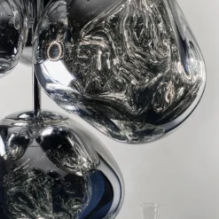 Lámpara de araña LED Melt Chandelier de Tom Dixon, gris humo