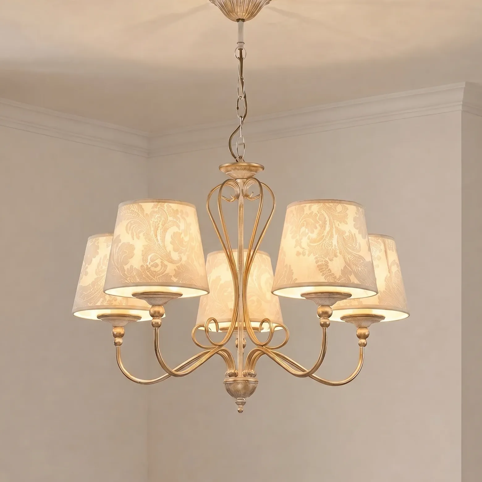 Lámpara de araña Sofia Ecrie beige/dorado, 5 luces, tejido y acero, casquillo