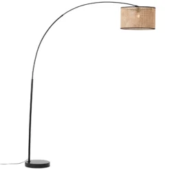 Lámpara de arco Wiley con ratán