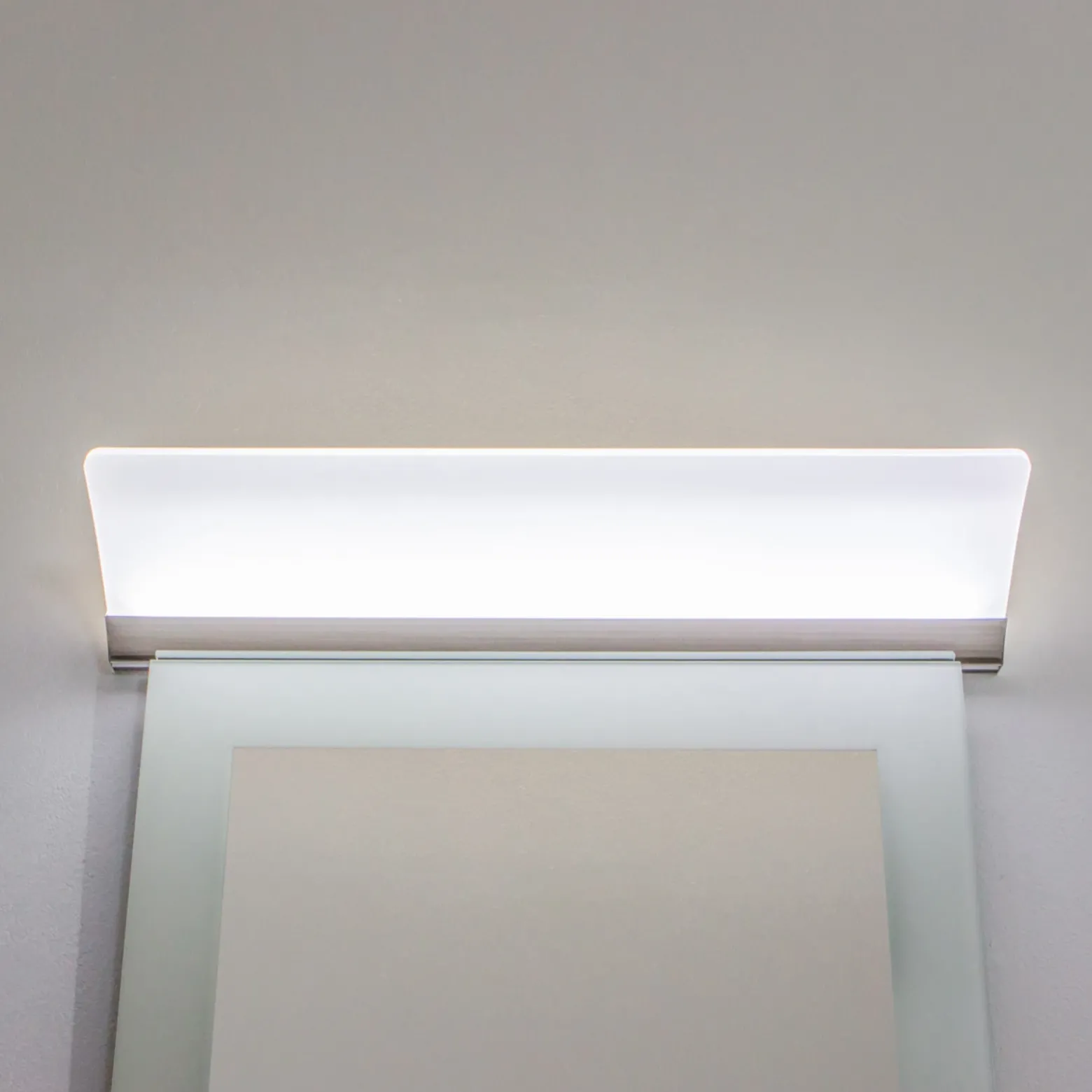 Lámpara de espejo LED Angela plana, IP44, 50 cm