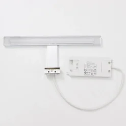 Lámpara de espejo LED Esther S3, bajo consum. IP44