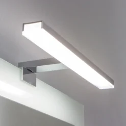 Lámpara de espejo LED Esther S3, bajo consum. IP44