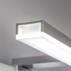Lámpara de espejo LED Esther S3, bajo consum. IP44