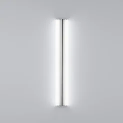 Lámpara de espejo LED Helestra LOOM, longitud 60 cm, cromado, IP44