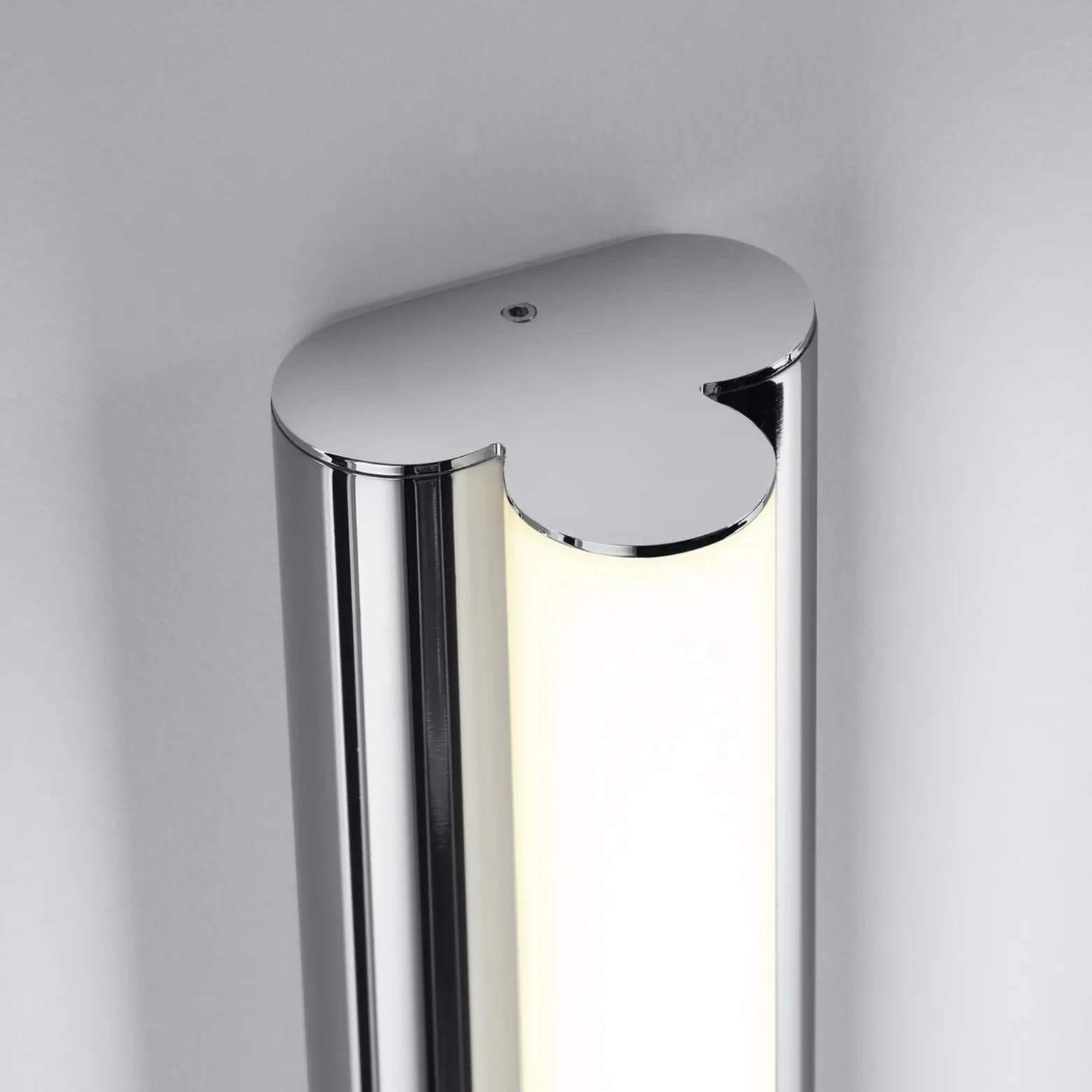 Lámpara de espejo LED Helestra LOOM 2, longitud 60 cm, IP44, CCT