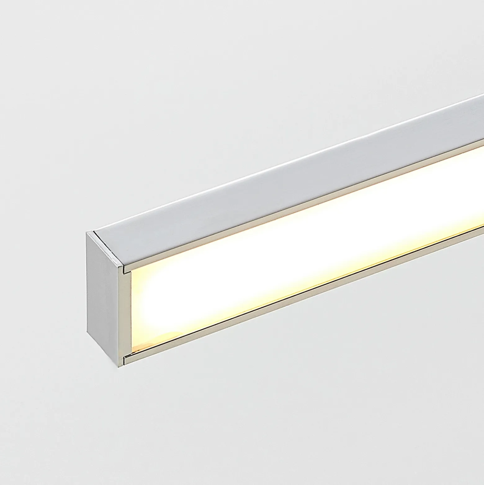 Lámpara de espejo LED Jukka de Lindby, 120 cm, cromo, metal, IP44