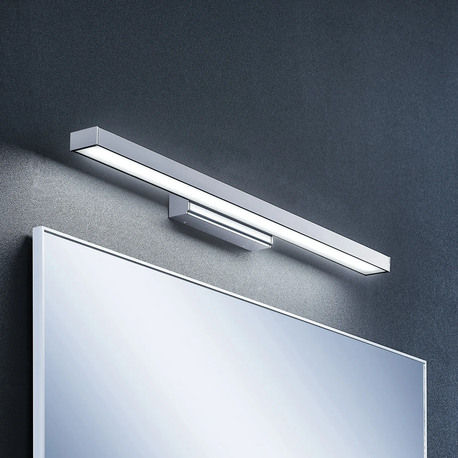 Lámpara de espejo LED Lindby Alenia, 60 cm, cromo, aluminio, IP44