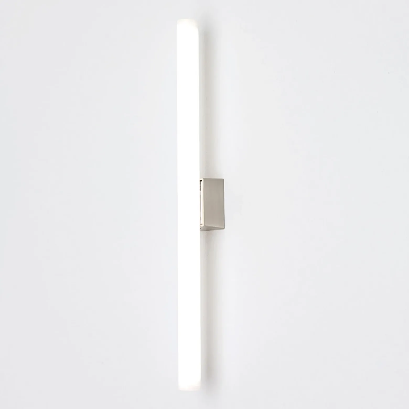 Lámpara de espejo LED Visagist soporte níquel mate