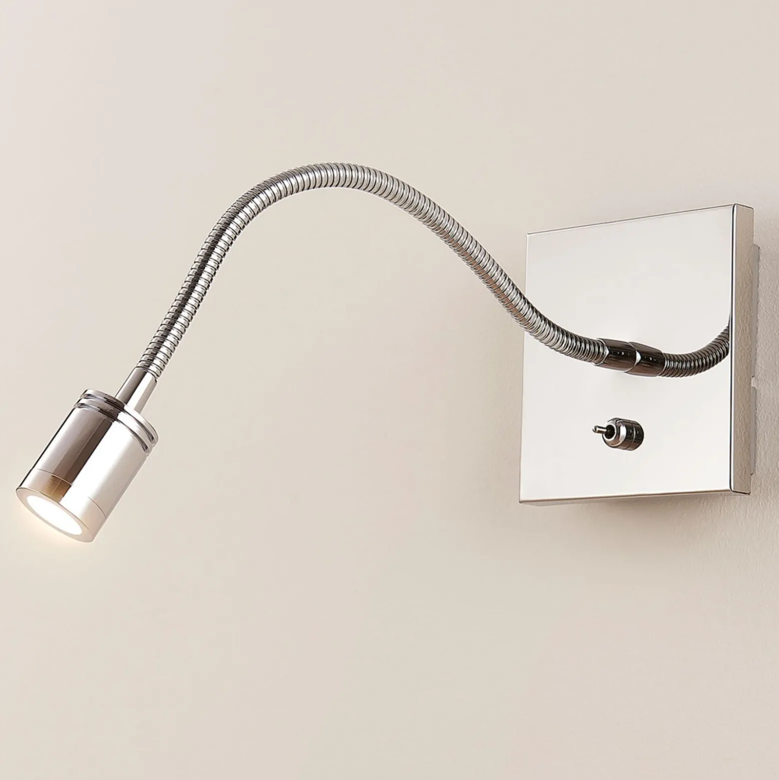 Lámpara de lectura Berfin de pared, cromada, LED
