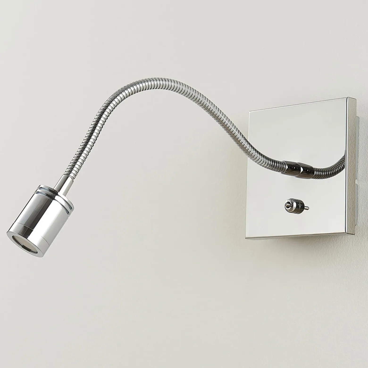 Lámpara de lectura Berfin de pared, cromada, LED