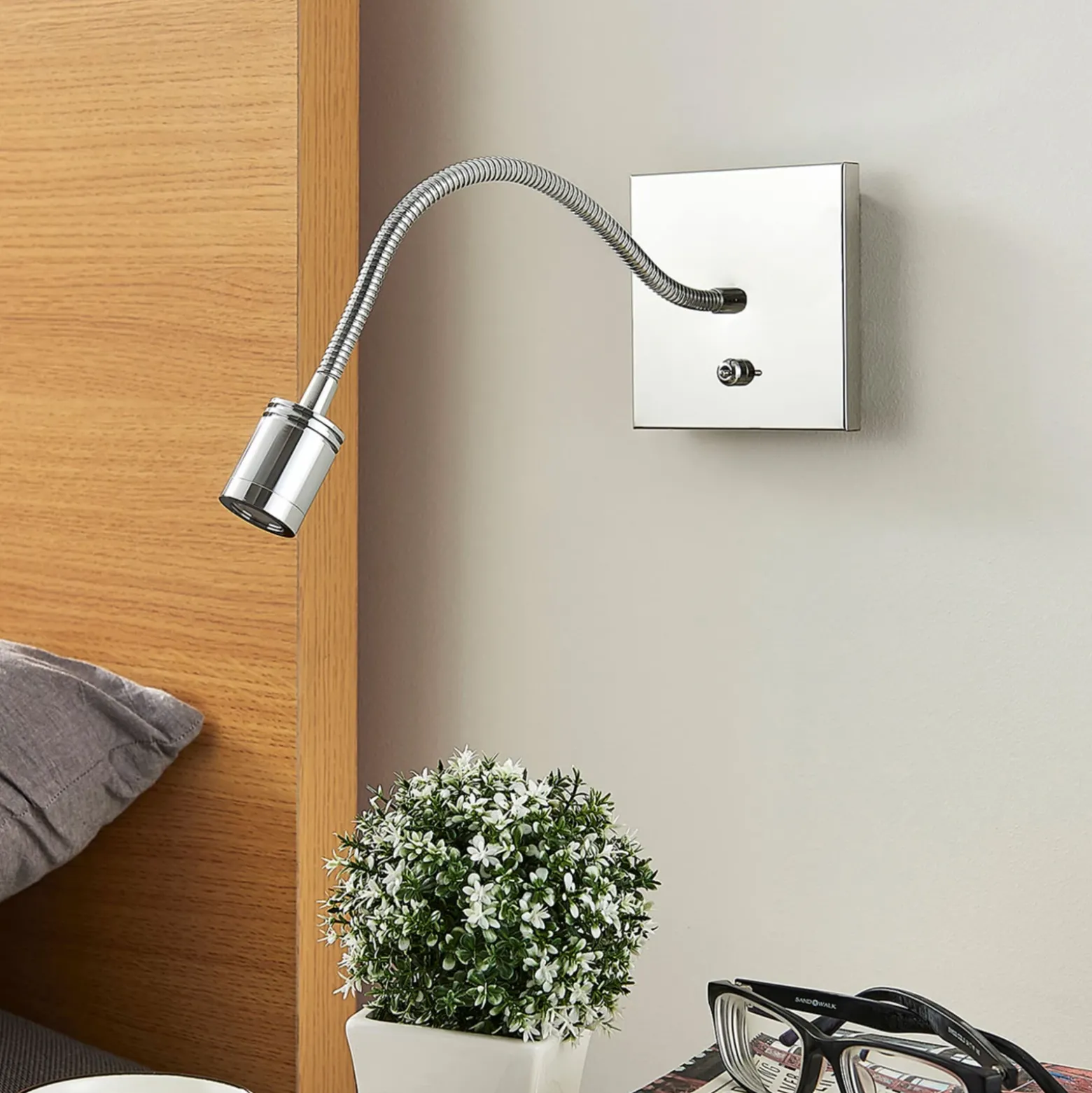 Lámpara de lectura Berfin de pared, cromada, LED