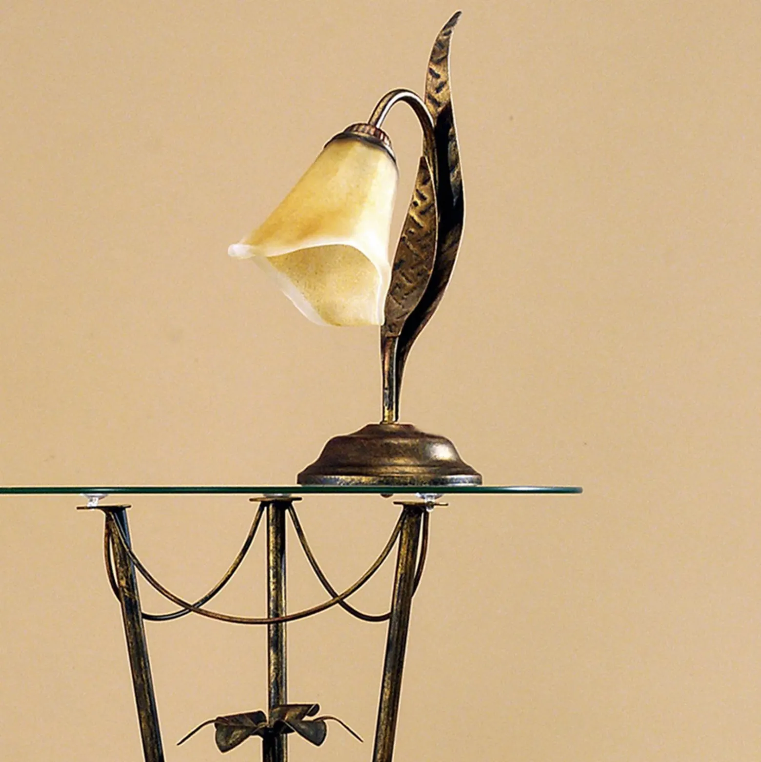 Lámpara de mesa Alga, 1 luz, hierro, vidrio, florentino