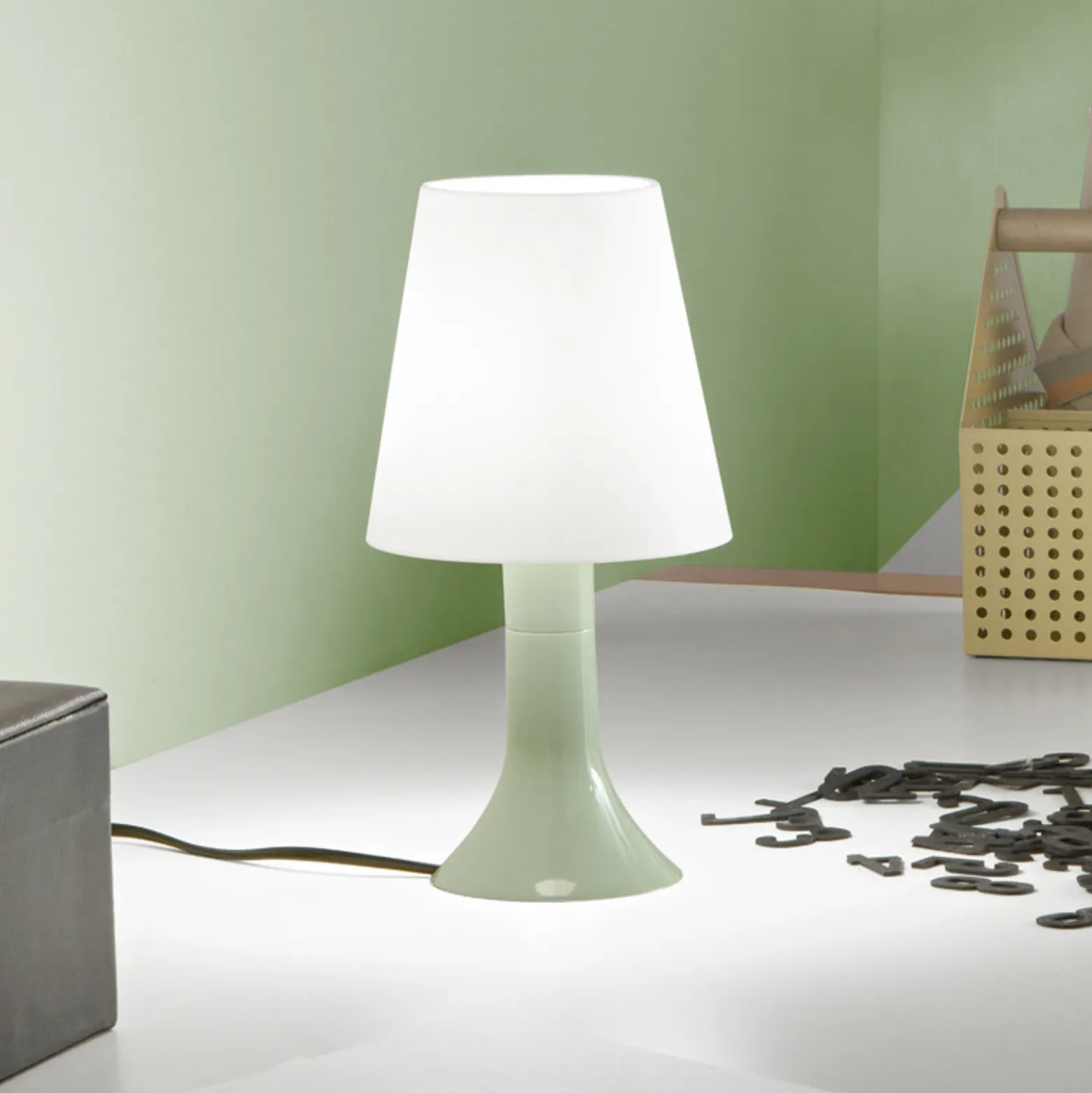 Lámpara de mesa BINGO Lumetto, verde/blanco, altura 24,5 cm