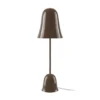 Lámpara de mesa Blåklockan de Globen Lighting, color marrón moka, altura 56 cm