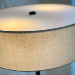 Lámpara de mesa Calix de Dyberg Larsen, negro/color natural, 40 cm