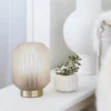 Lámpara de mesa Clancy, pantalla de cristal blanco, altura 17 cm