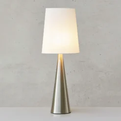 Lámpara de mesa Conus con pantalla WHITE, níquel