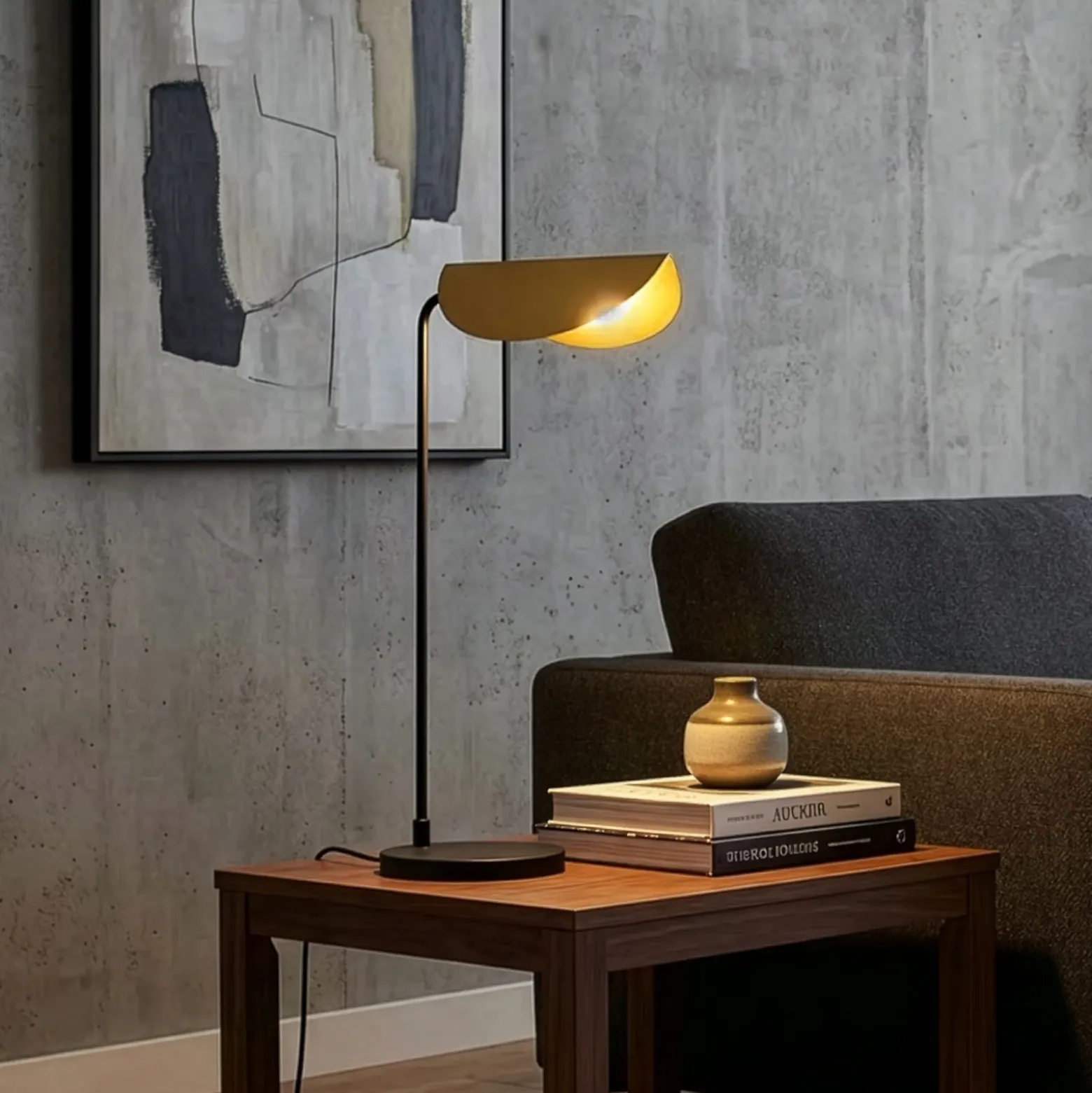 Lámpara de mesa Corner, negro/dorado, altura 57 cm, E14