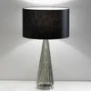 Lámpara de mesa Costa Rica pantalla negra pie gris