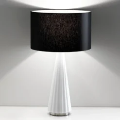 Lámpara de mesa Costa Rica tulipa negra pie blanco