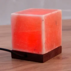 Lámpara de mesa Cubo con conexión USB