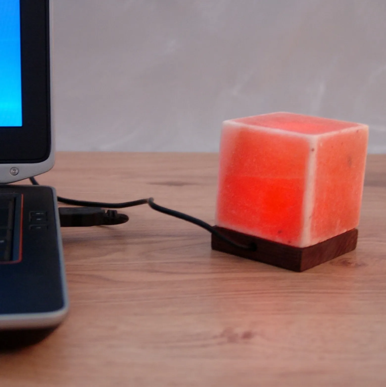 Lámpara de mesa Cubo con conexión USB