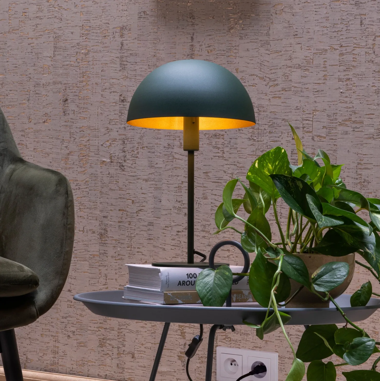Lámpara de mesa de acero Siemon, Ø 25 cm, verde