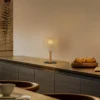 Lámpara de mesa Deva Nature, textil, madera