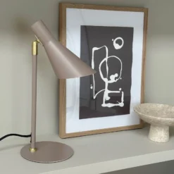 Lámpara de mesa Dyberg Larsen DL12, beige, altura 39,5 cm, metal