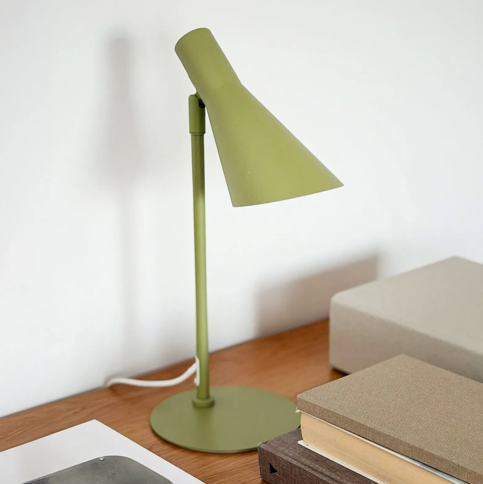 Lámpara de mesa Dyberg Larsen DL12 Mini, verde, E14, metal