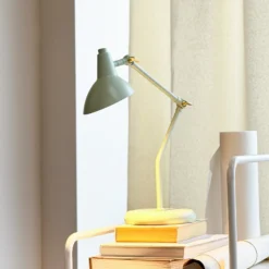Lámpara de mesa Dyberg Larsen Vela, menta, altura 45 cm