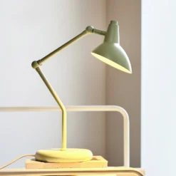 Lámpara de mesa Dyberg Larsen Vela, menta, altura 45 cm