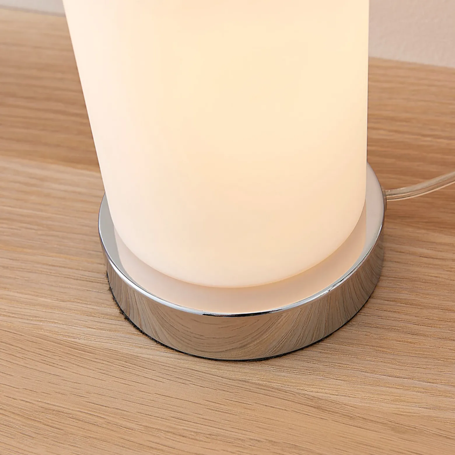 Lámpara de mesa Elianna de Lindby, blanca, cristal, 24 cm, atenuable, E14