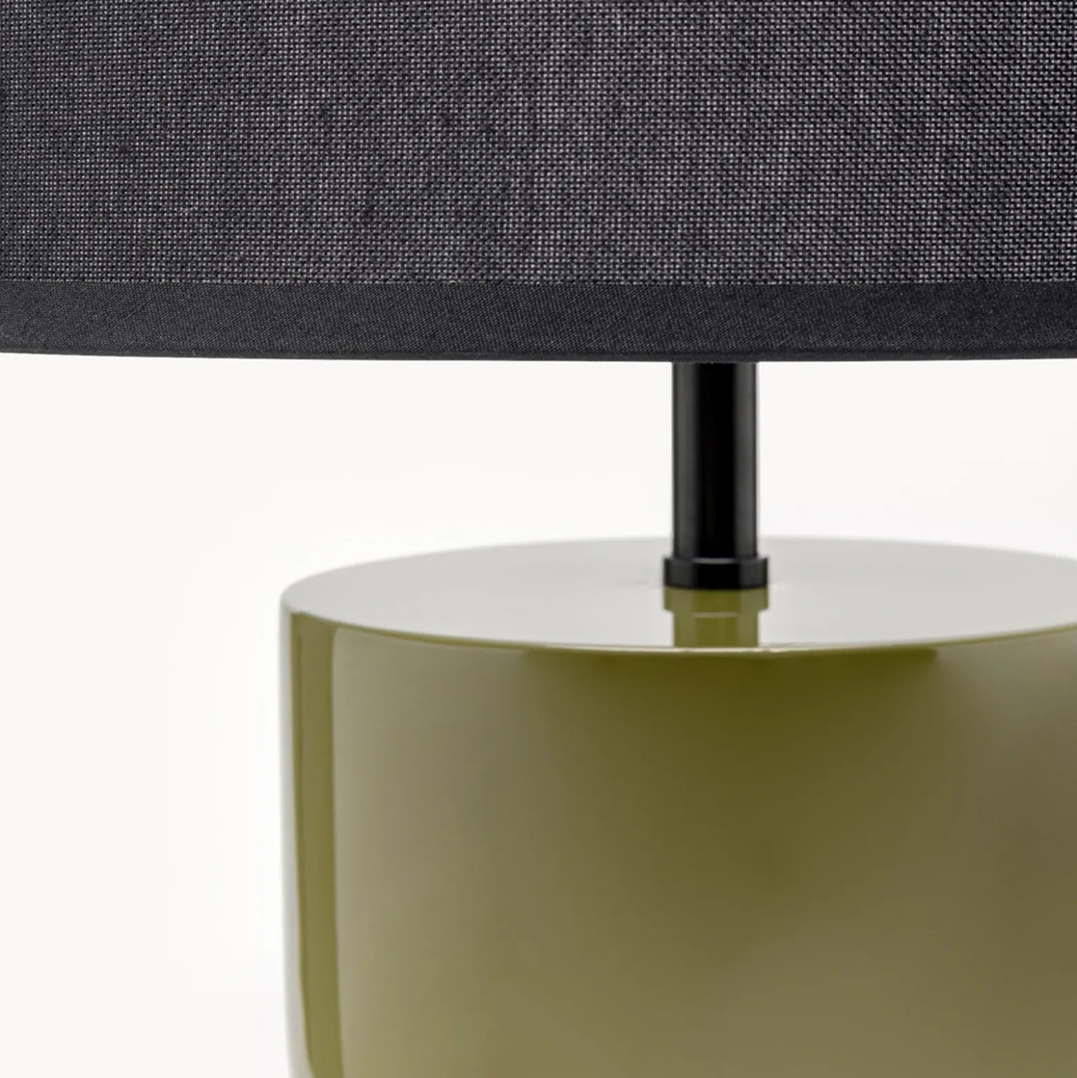 Lámpara de mesa Eliano de KARE, verde, poliéster, 52 cm, E27