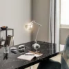 Lámpara de mesa Emoti, color cromo, 45 cm de altura, orientable