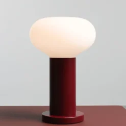 Lámpara de mesa Flo, roja, Ø 19 cm, cristal