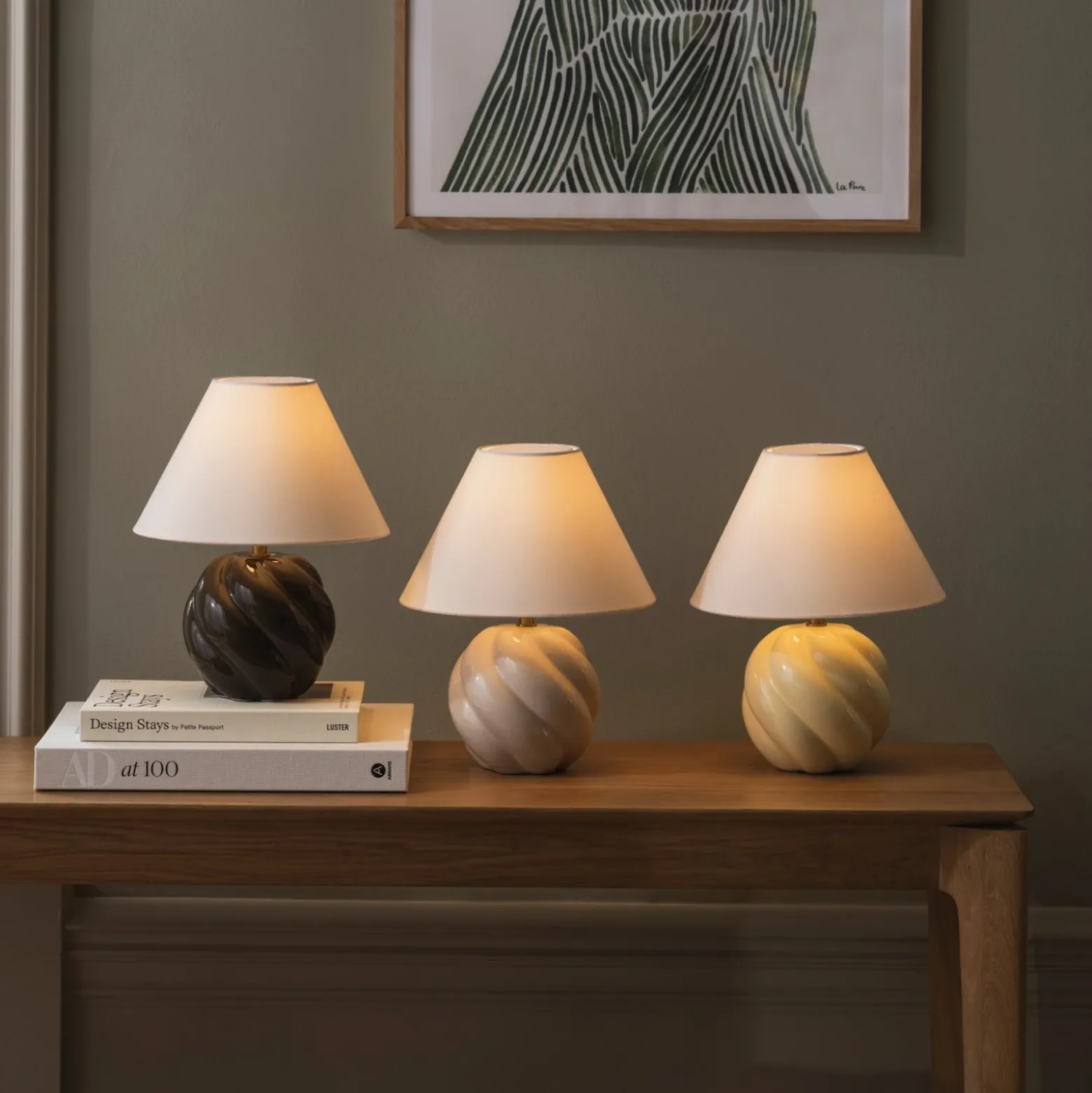 Lámpara de mesa Globen Lighting DAHLIA, beige/marrón, altura 31 cm