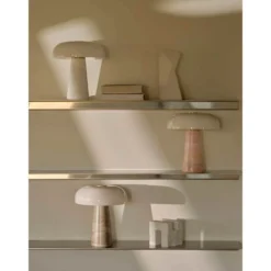 Lámpara de mesa Glossy, rosa/blanco, altura 24 cm, mármol/vidrio
