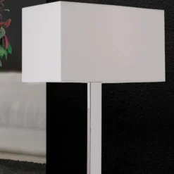 Lámpara de mesa Grigor con pantalla de lino blanco