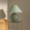 Lámpara de mesa IRIS de Globen Lighting, verde, altura 45 cm