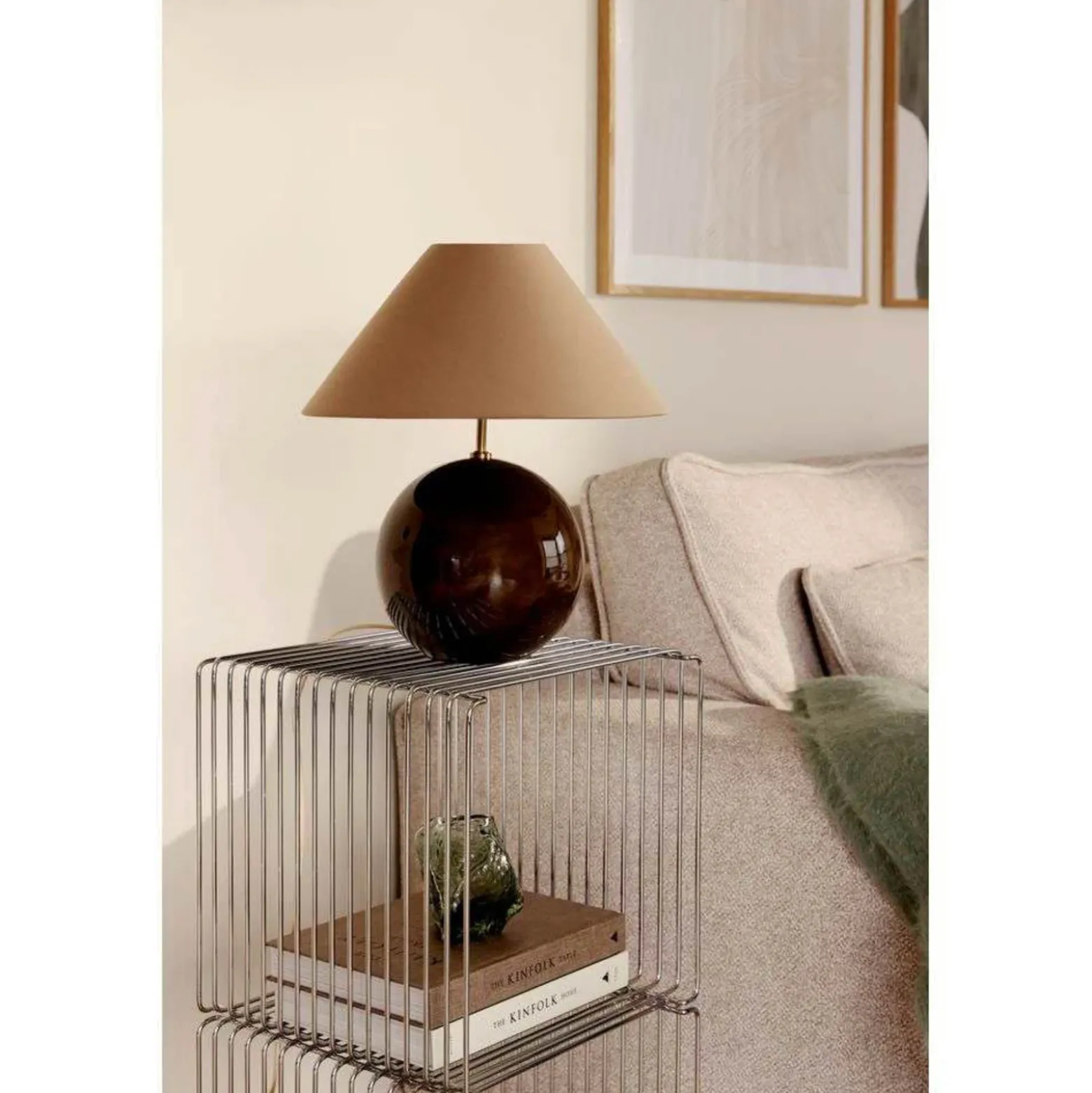 Lámpara de mesa IRIS de Globen Lighting, marrón, altura 39 cm