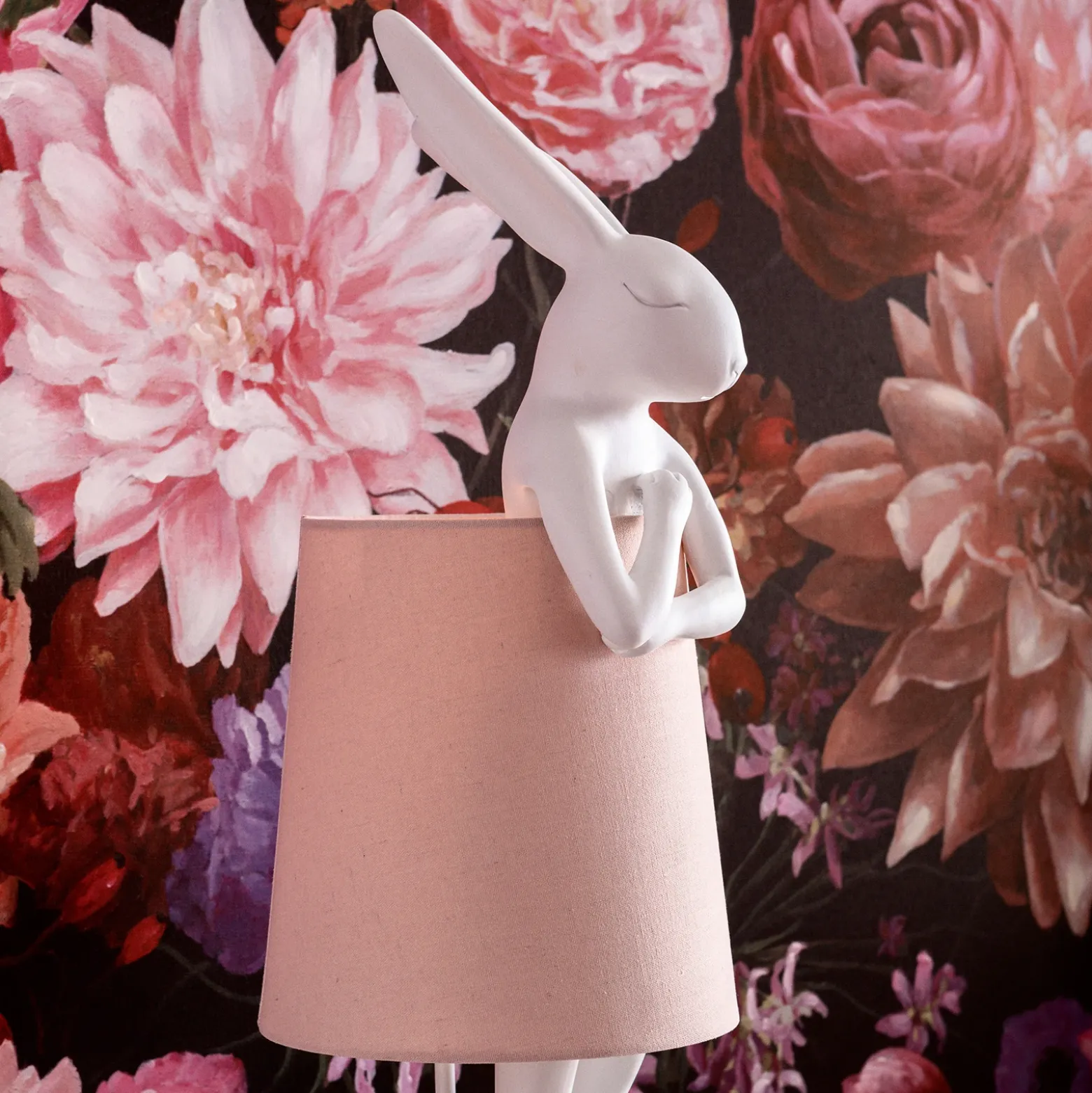 Lámpara de mesa KARE Animal Rabbit, blanco/rosa, 68 cm, E14