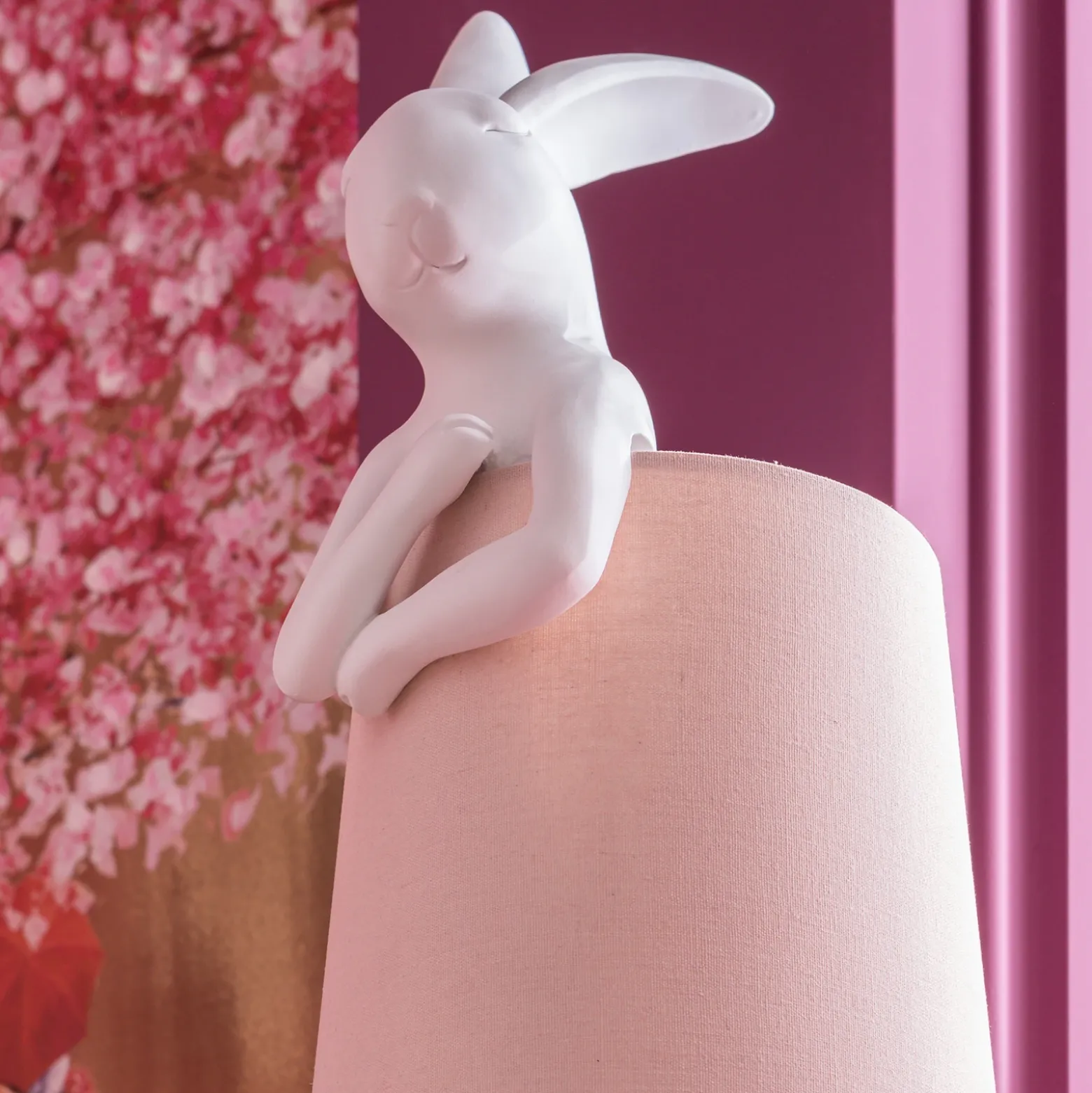 Lámpara de mesa KARE Animal Rabbit, blanco/rosa, 68 cm, E14