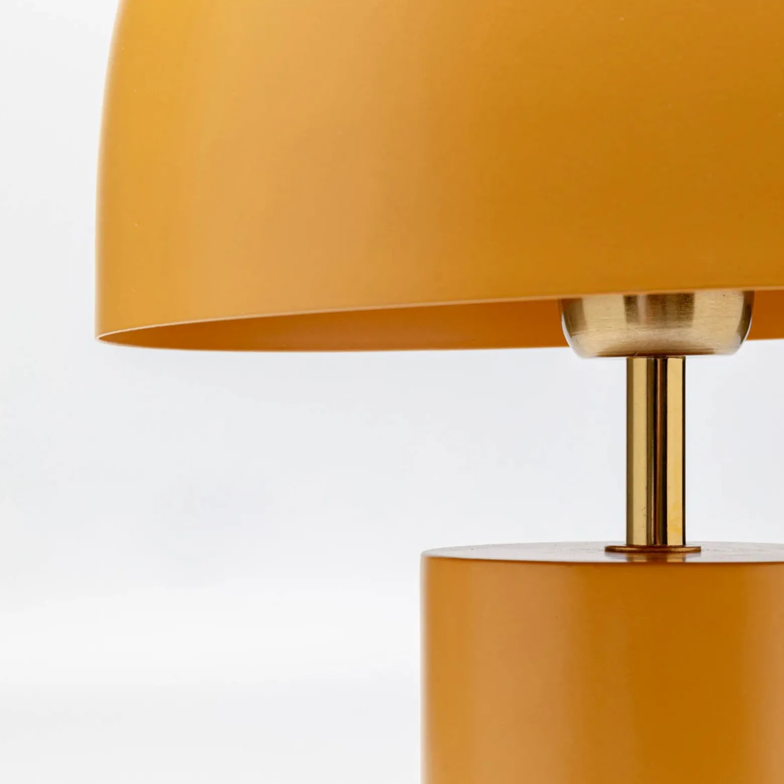 Lámpara de mesa KARE Loungy, naranja, acero, altura 38 cm