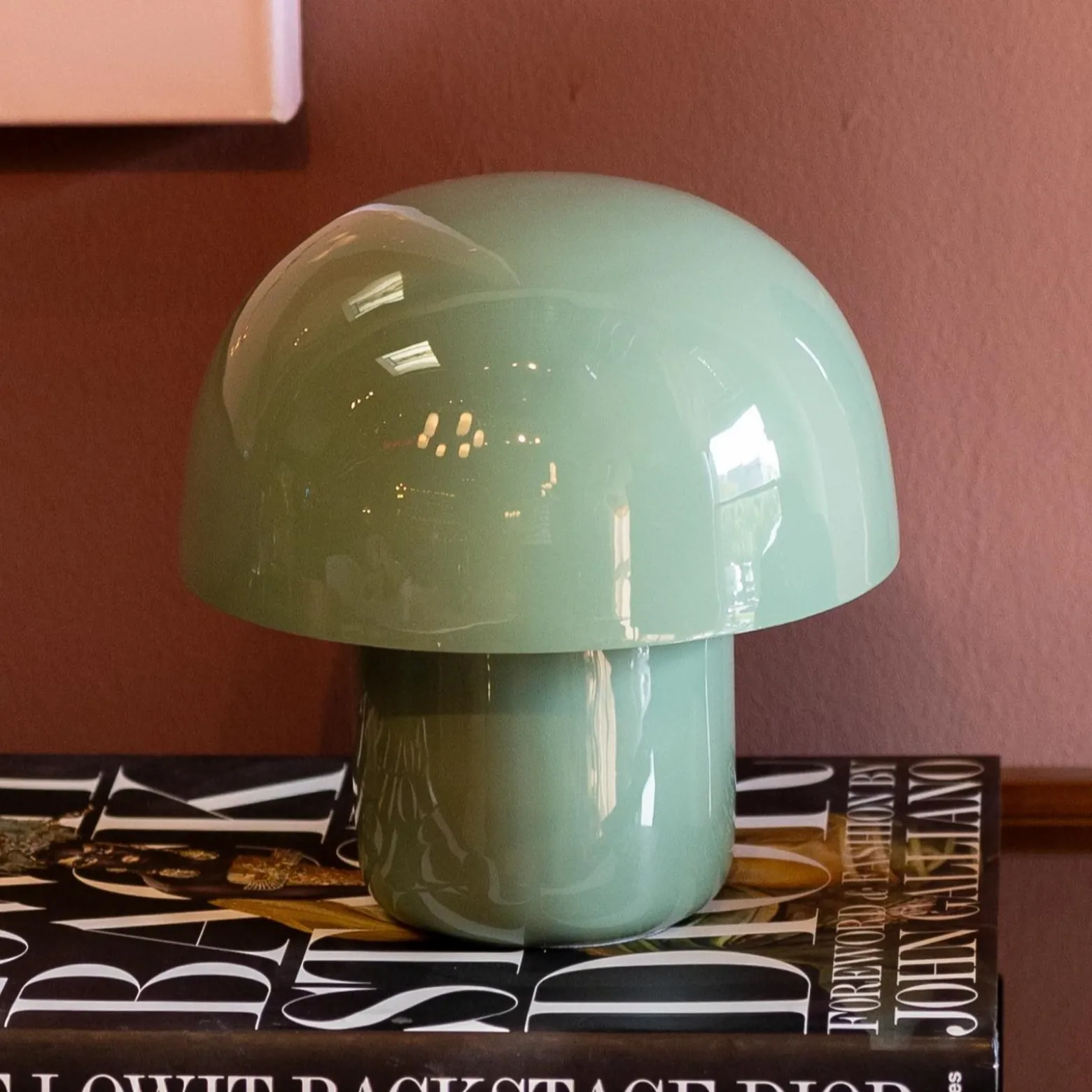 Lámpara de mesa KARE Mushroom, verde salvia, metal, 20 cm, E14